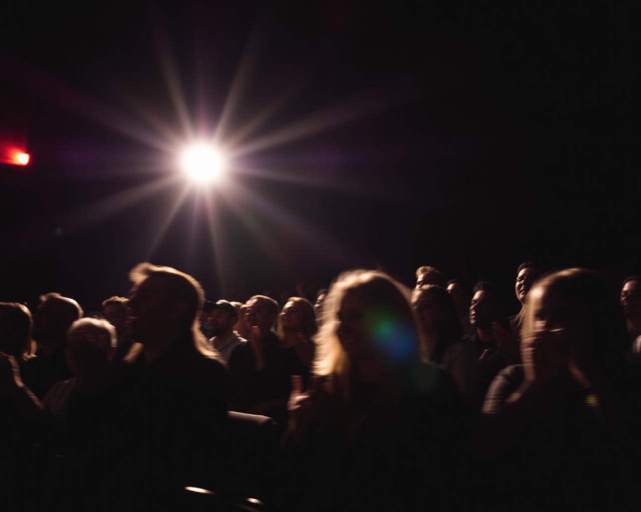 Begeistertes Publikum im Theater
